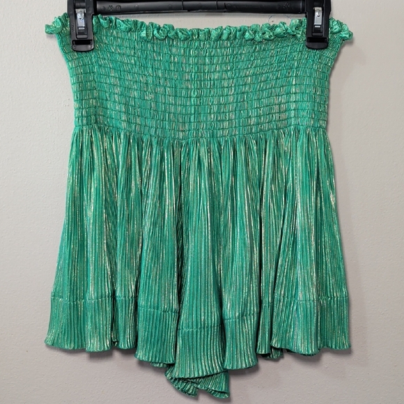 Glitz & Gritz Pants - Glitz & Gritz Metallic Swing Shorts Green Gold Shirred High Waist Women's Size L
